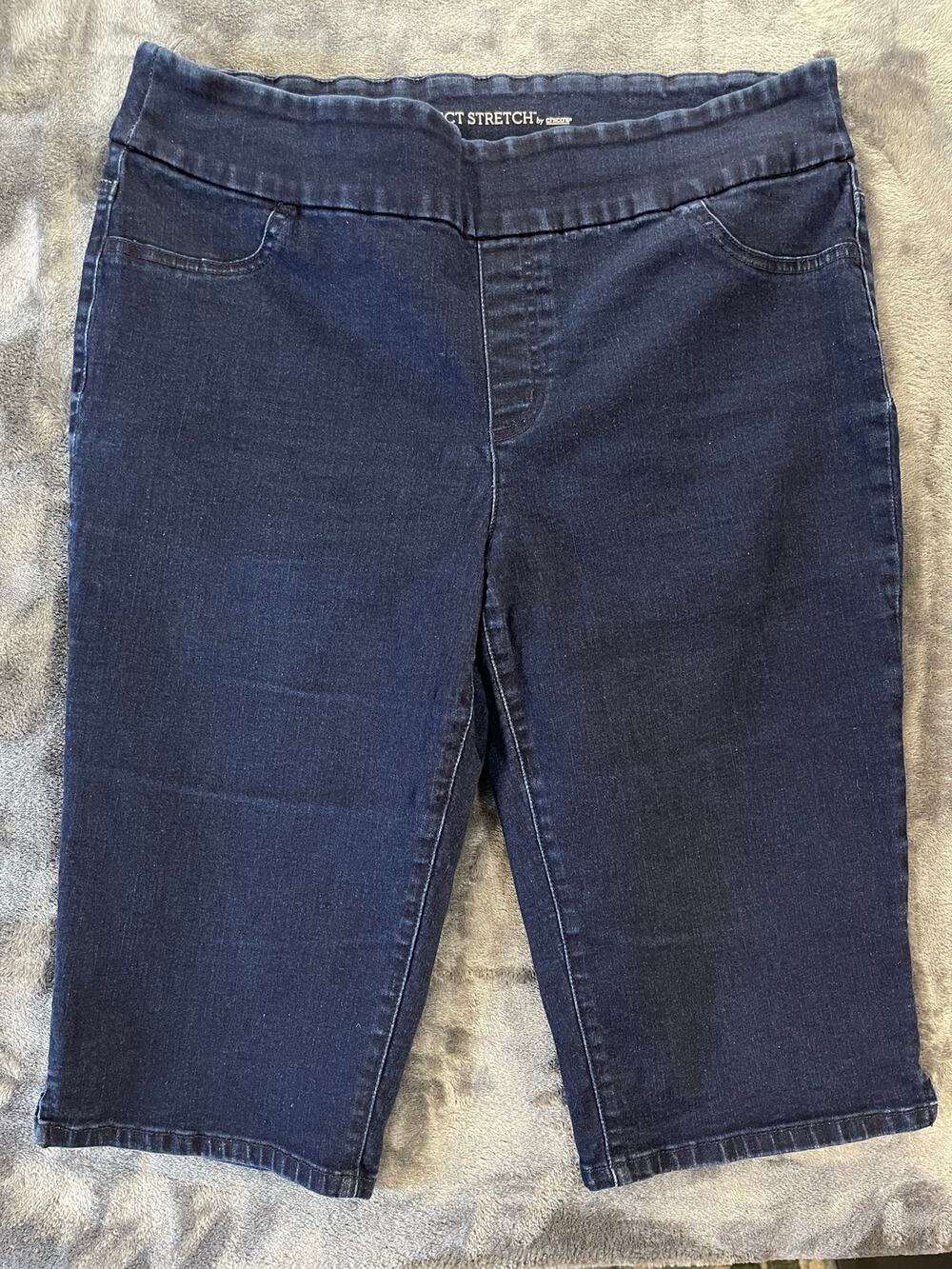 Chicos Size 1.5 US 10 Perfect Stretch Dark Wash Denim Pedal Pusher Jeans